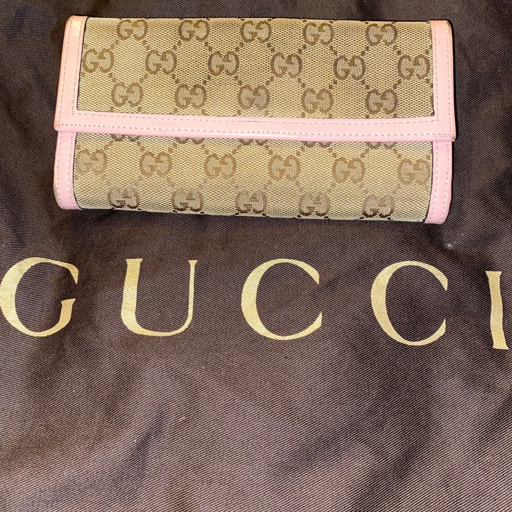Gucci Pink and Beige Wallet - Picture 2 of 7
